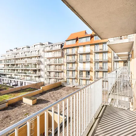 Appartement By The Coast With Sunny Terrace, Cleaning Included