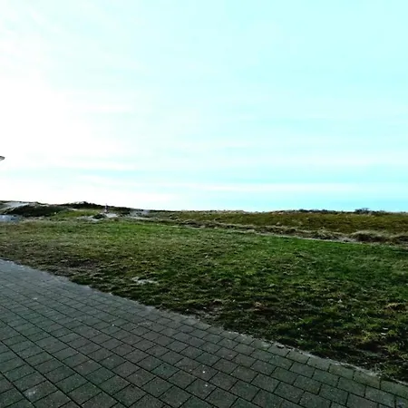 By The Coast With Sunny Terrace, Cleaning Included Appartement Oostduinkerke