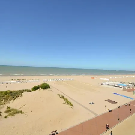 Appartement By The Coast With Sunny Terrace, Cleaning Included Oostduinkerke